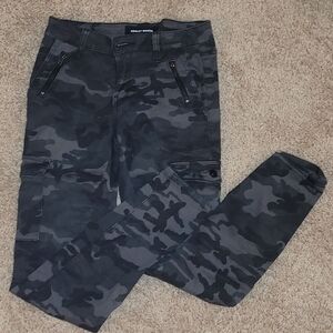 Ashley Mason Women's Black And Grey Camouflage Cargo Pants